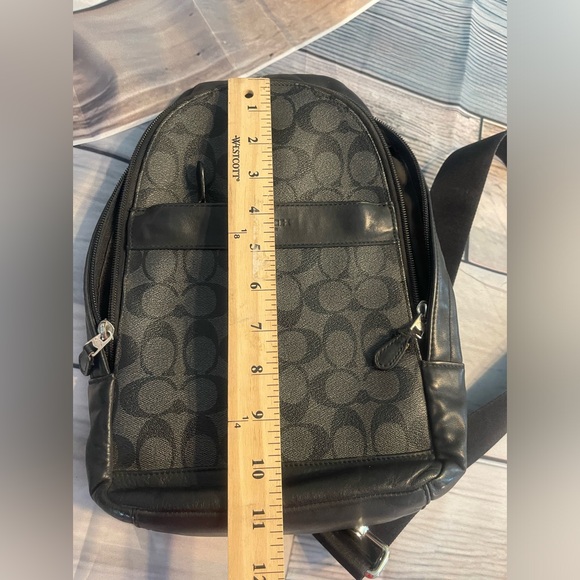 Coach Charles Pack in Signature Jacquard F54787 in GUC - Picture 11 of 11